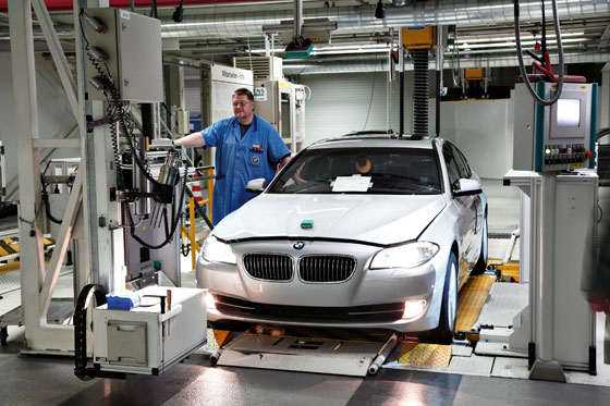 Production in Dingolfing, Germany (Photo: BMW)