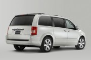 2010-Chrysler-Town+Country 2010 Chrysler Town & Country