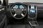 Chrysler_300S_cockpit Cockpit of the 2010 Chrysler 300 S (image: Chrysler)