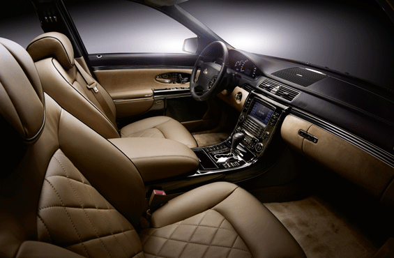 Working space in the new Maybach Zeppelin (Image: Maybach)