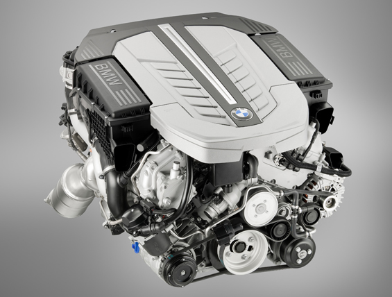 BMW 12 cylinder gasoline engine with TwinPower Turbo (Image: BMW Group)